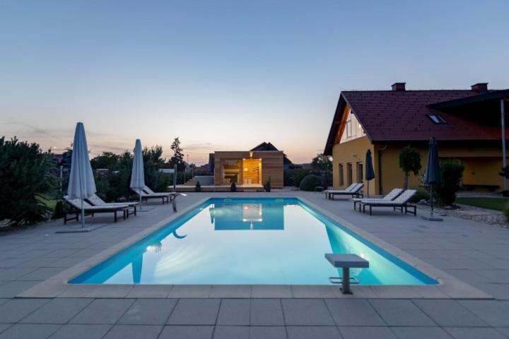 Vila Izabela Križevci pri Ljutomeru Exteriör bild