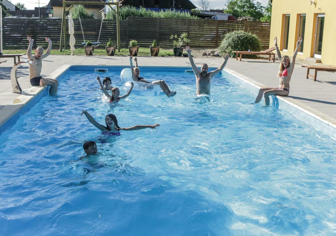 Vila Izabela Križevci pri Ljutomeru Exteriör bild